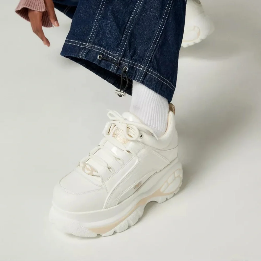 NEW IN BOX Buffalo Shoes 1339-14 2.0 Platform Sneaker